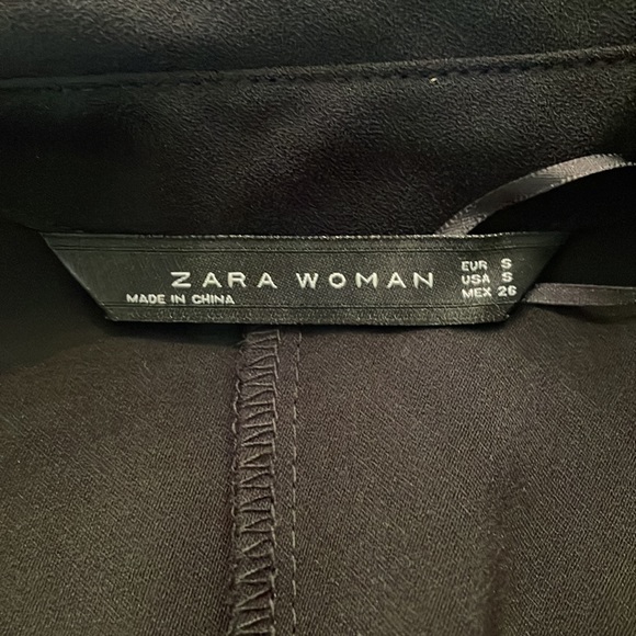 Zara oversized v-neck blouse with faux fur cuffs. Black size Small - Picture 9 of 9